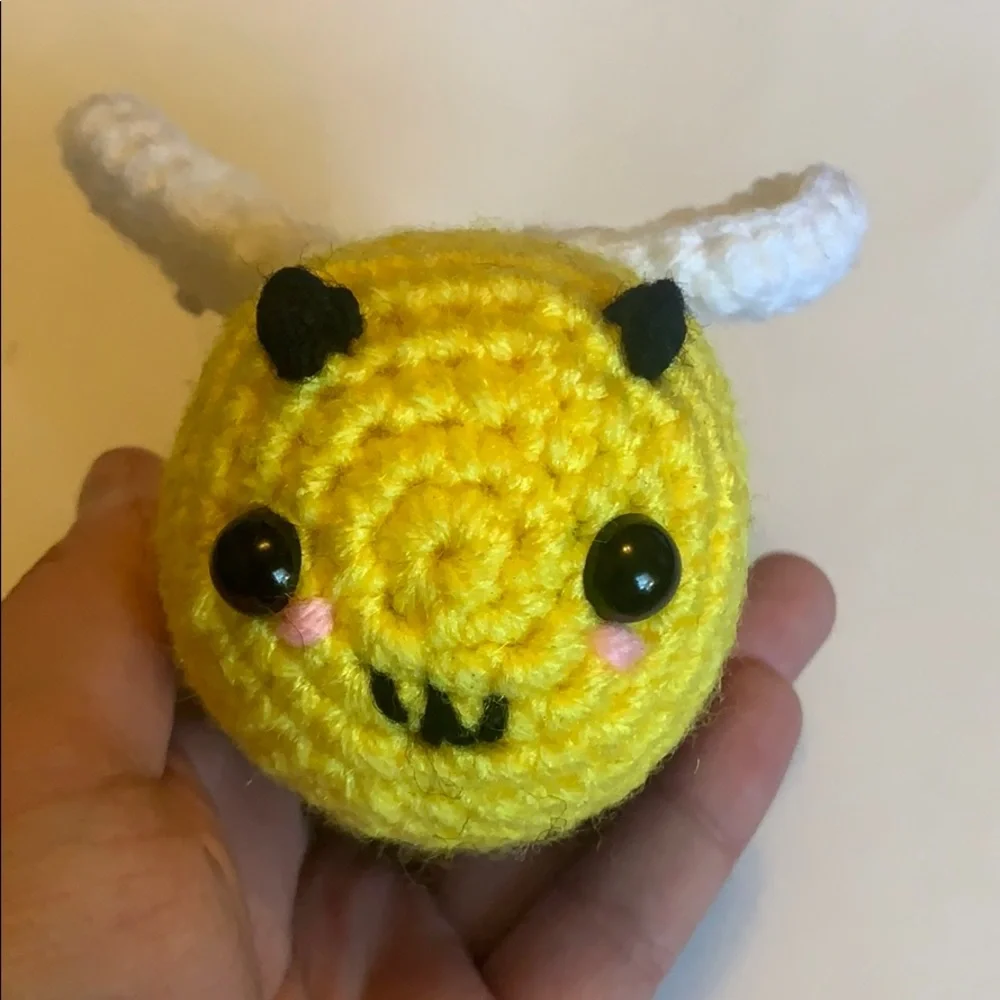 Made to order💖Non-binary pride bee plush crochet - Picture 2 of 8